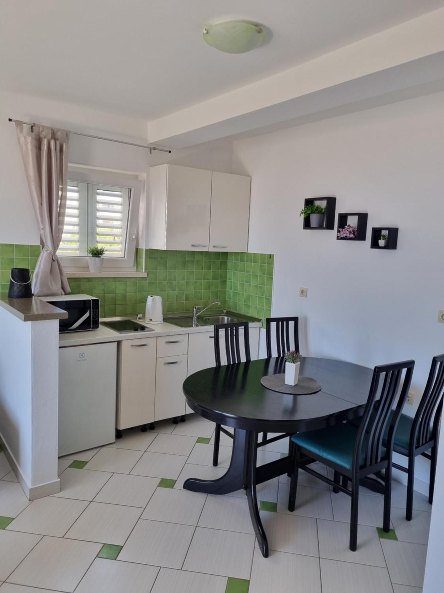 Apartments Tomas Makarska Eksteriør billede