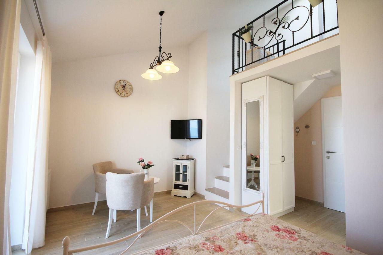 Apartments Tomas Makarska Eksteriør billede